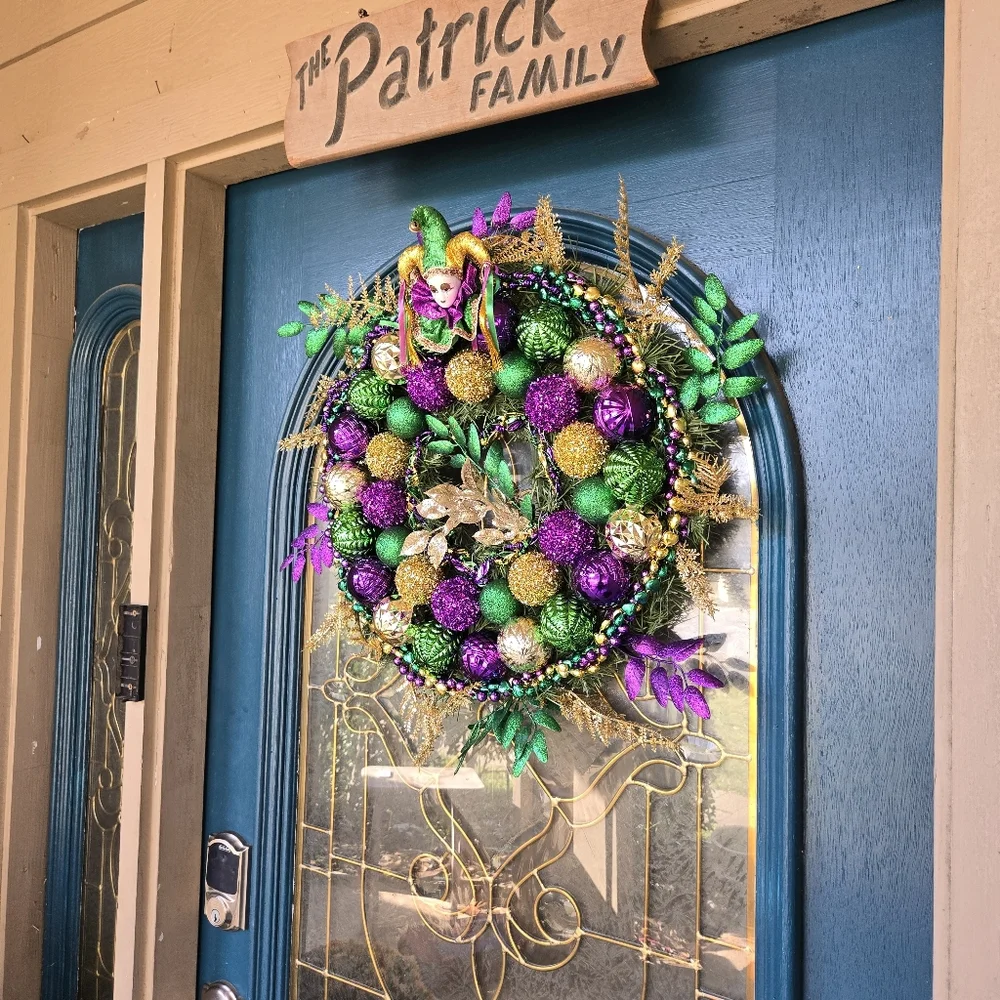 Mardi Gras Wreath: Let's Have A Ball!